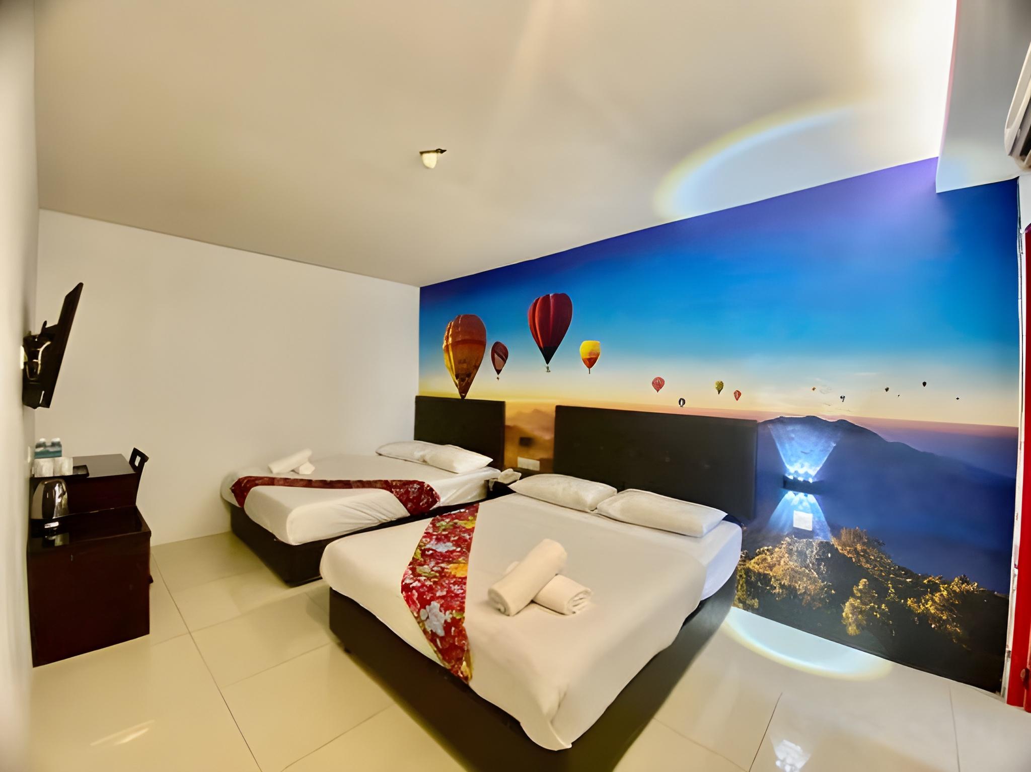 Family, 2 Double Beds, No Window