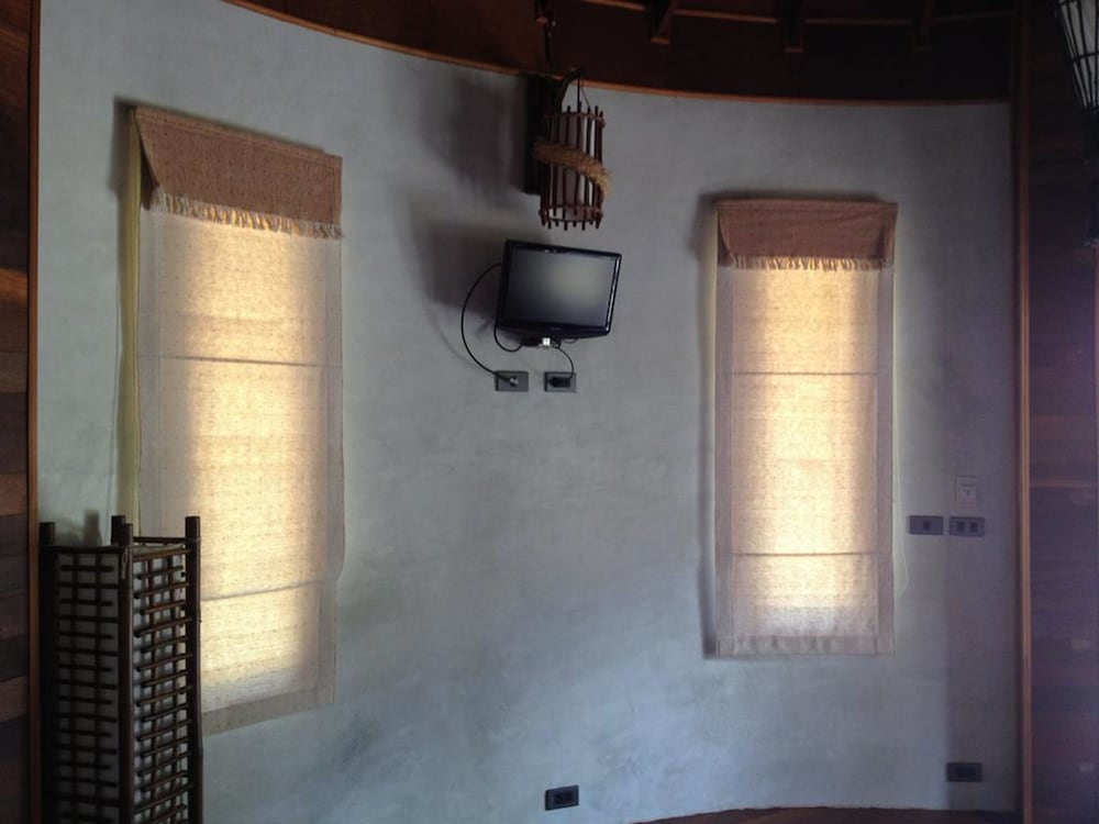 Malibu Beach Bungalows 36/61