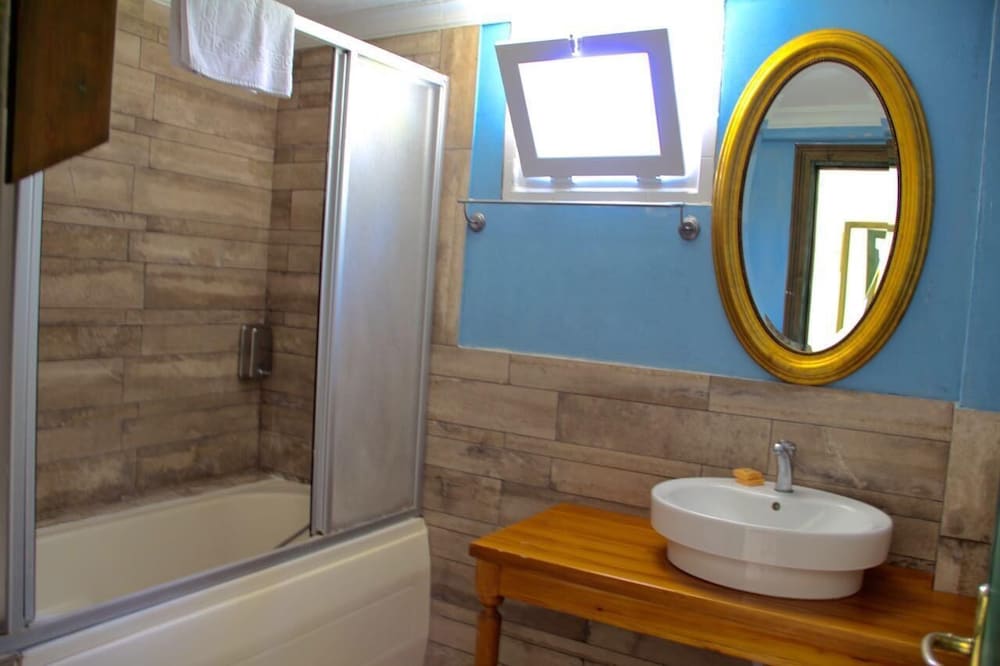 2 BEDROOMS, GRAND, SUITE, TERRACE