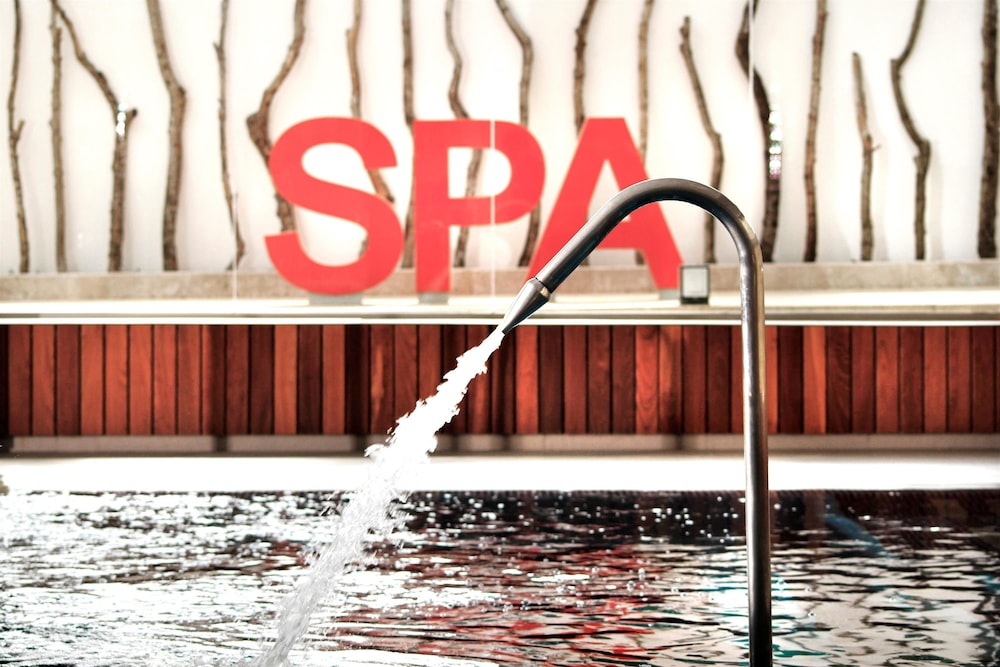 Bella Playa Hotel and Spa 76/78