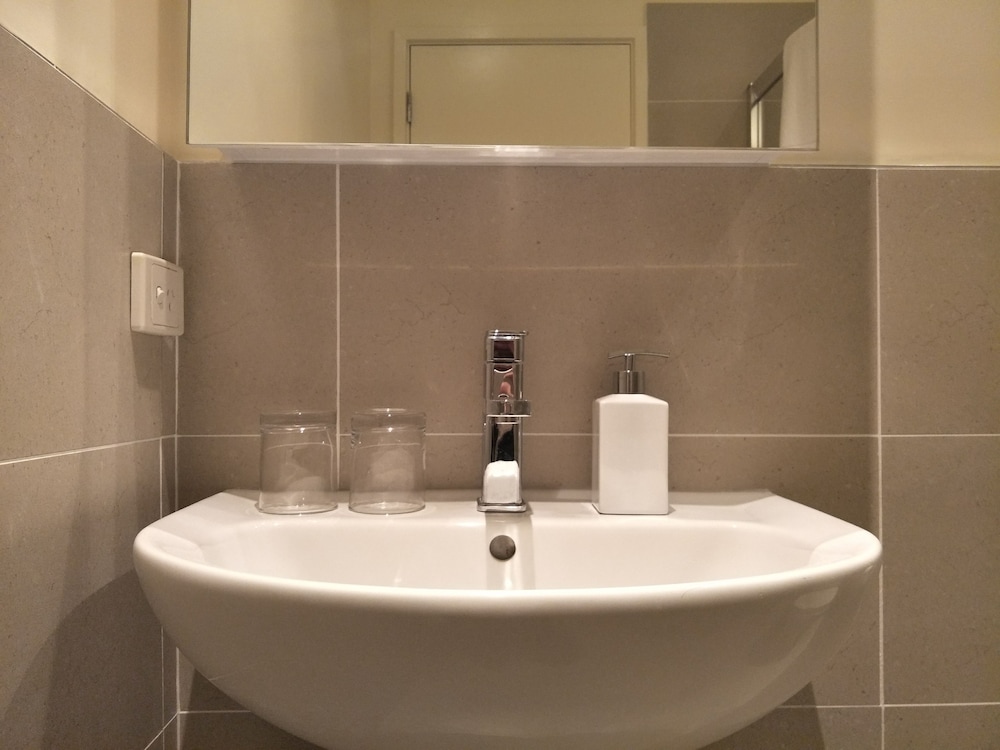Grand Central Serviced Apartments 33/61