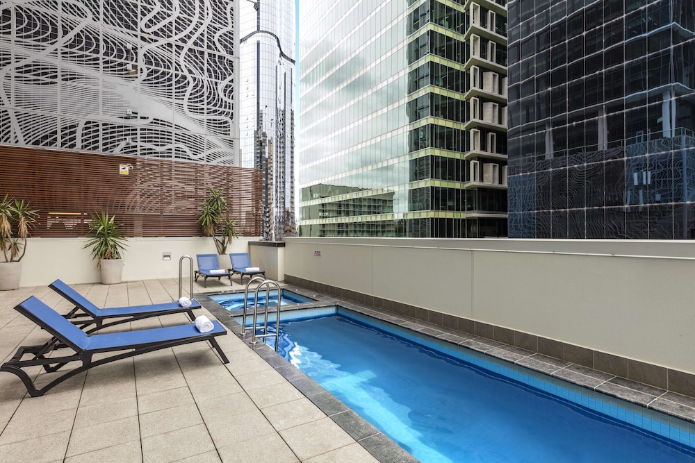 Oaks Brisbane River City Suites 30/72