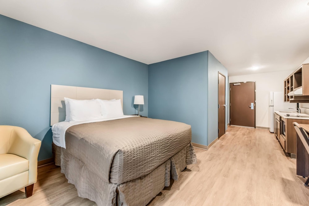 WoodSpring Suites Charlotte - University Research Park 26/50