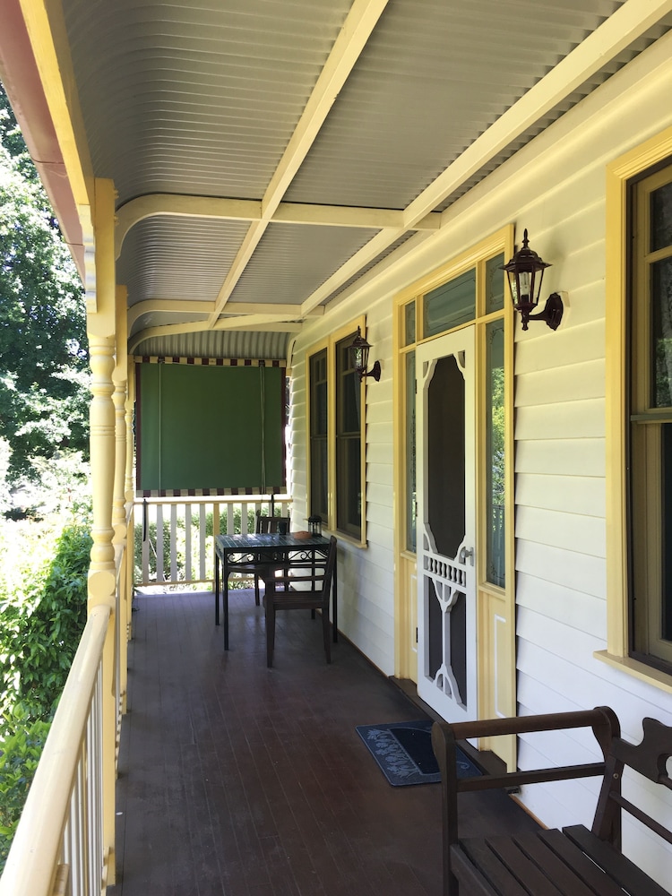 Charnwood Cottages 22/38