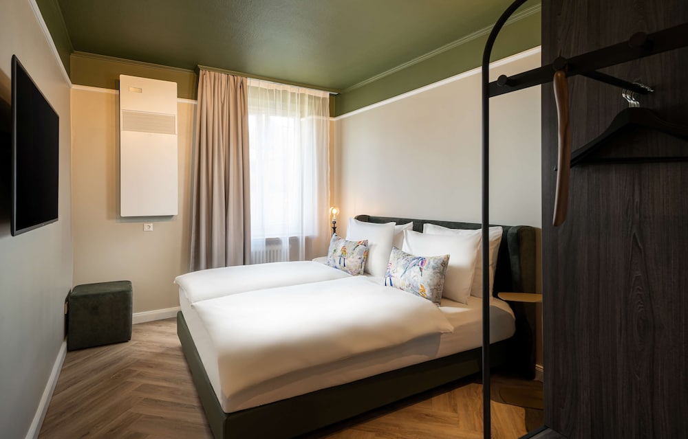 STANDARD, DOUBLE BED