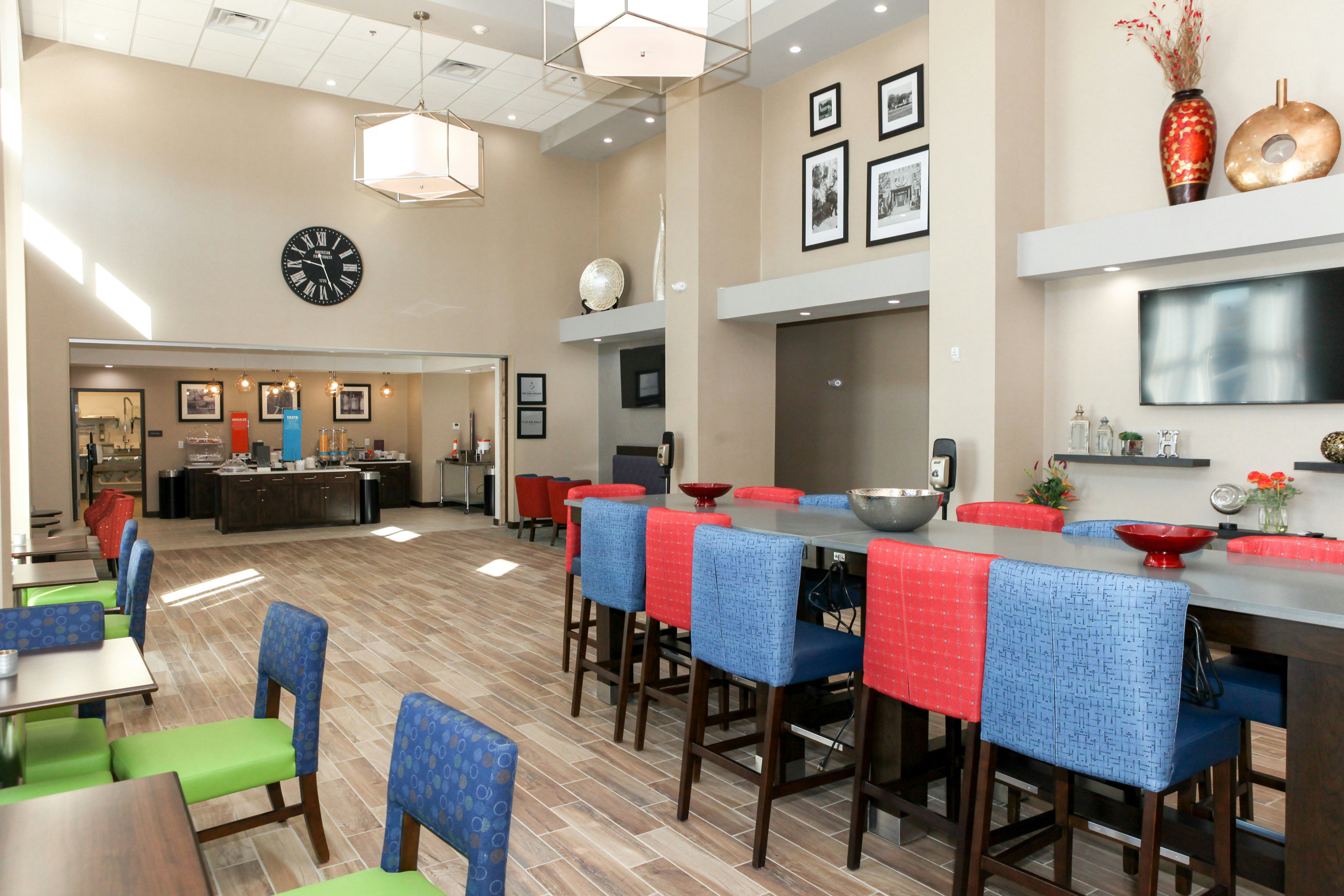 Hampton Inn and Suites Lafayette Medical Center CO 43/57