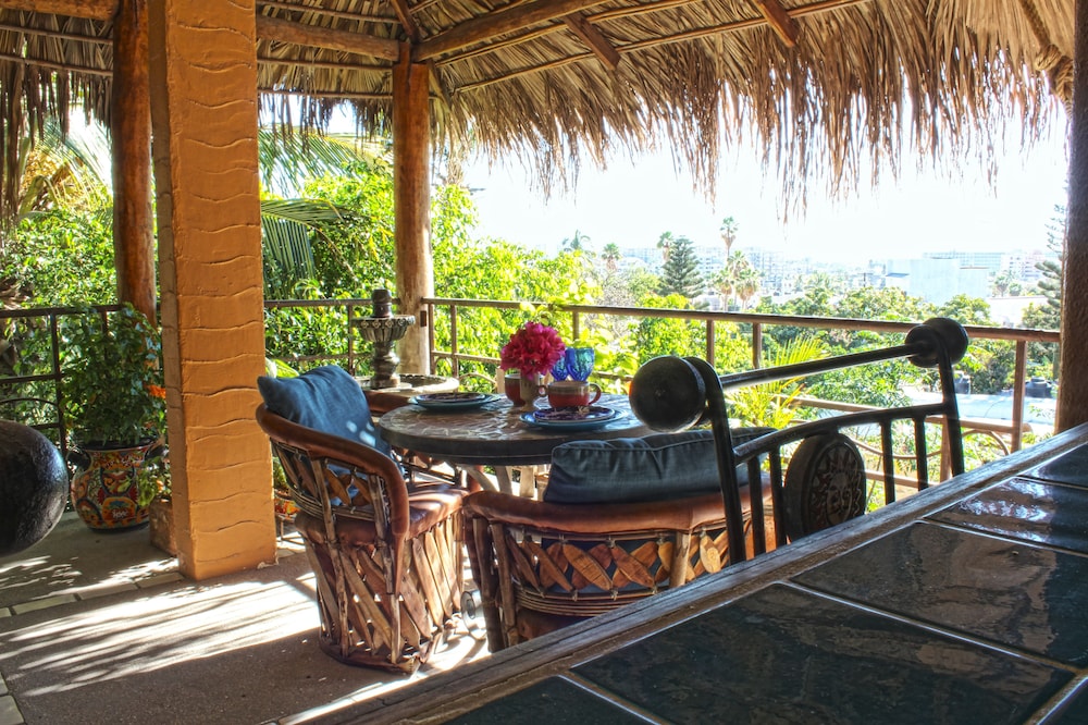 The Bungalows Hotel 30/50