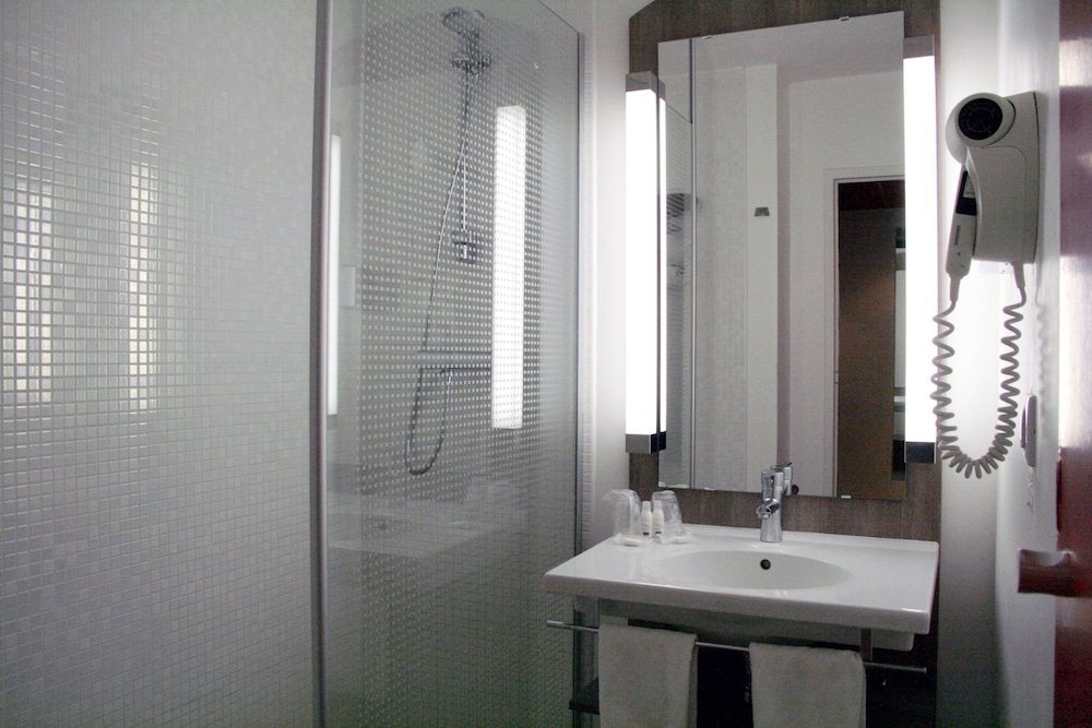 Kyriad Prestige Compiegne 20/65