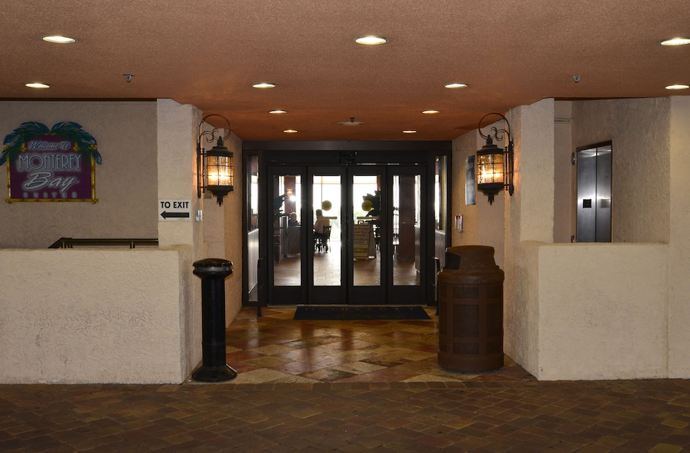 Monterey Bay Suites 9/81