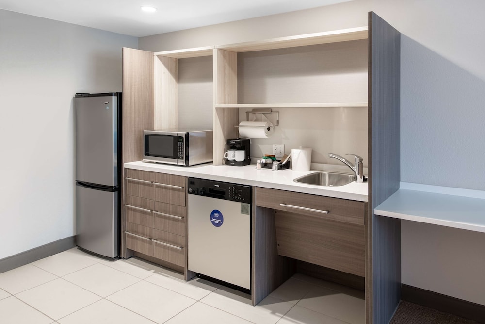 Home2 Suites By Hilton Phoenix Airport North 38/47