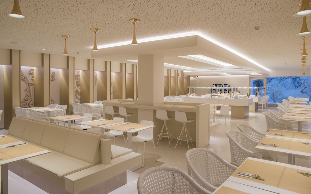 Lleo Hotel 27/40