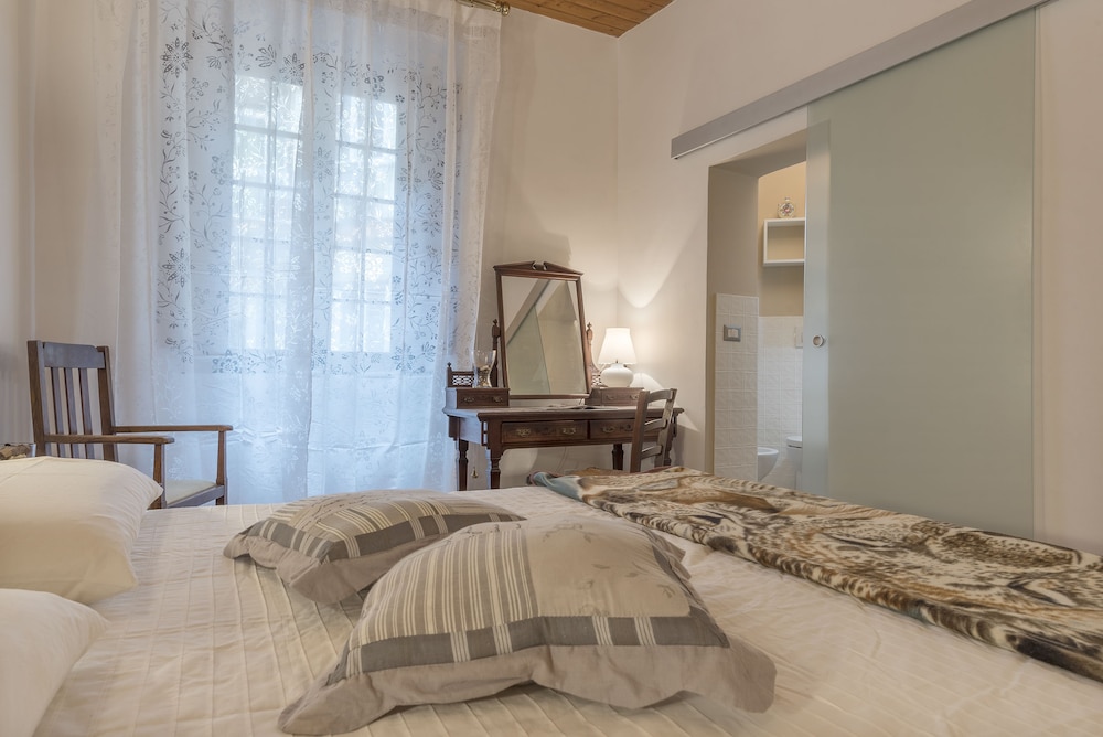 Villa Borghese Roomy Flat 15/28