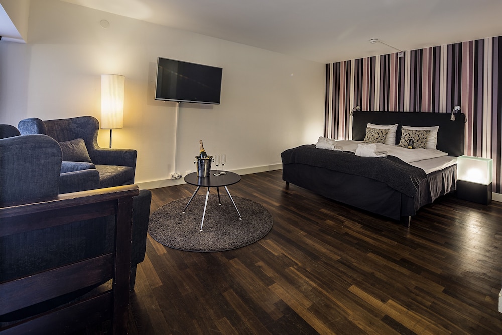 First Hotel Witt 24/67