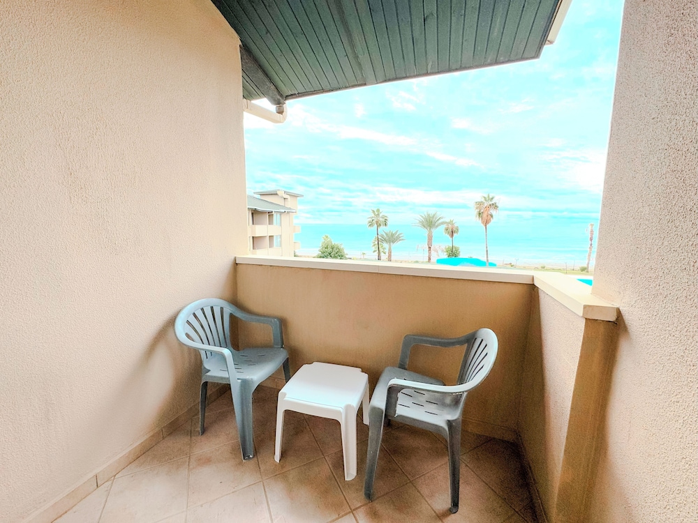 Senza Sunset Beach Hotel 62/87