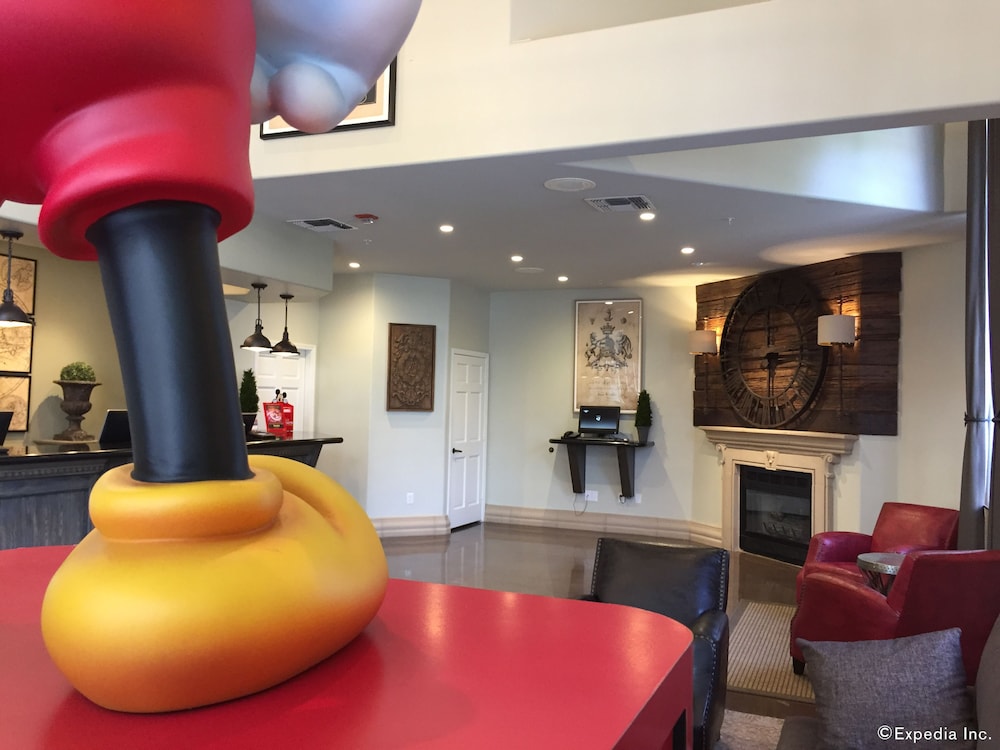 Camelot Inn And Suites 45/62