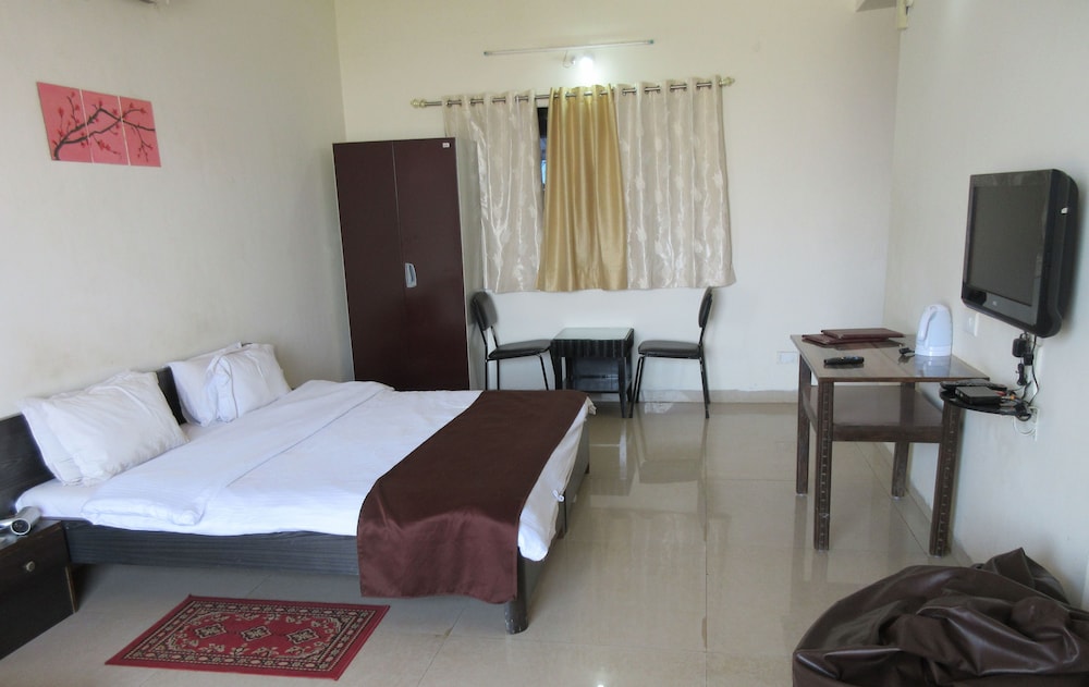Bellevue Resort Panchgani 5/12