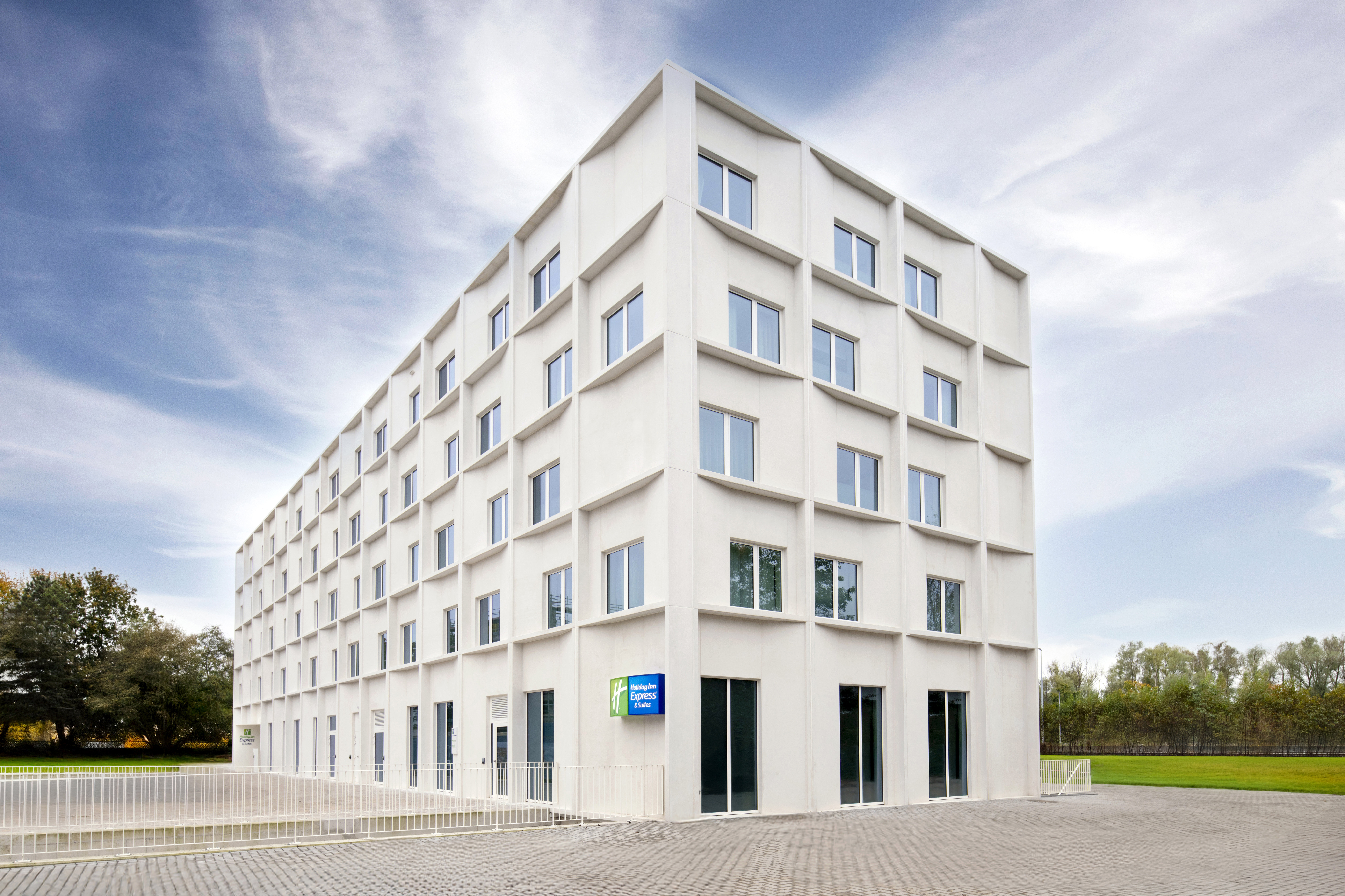 Holiday Inn Express & Suites Ghent by IHG 1/26