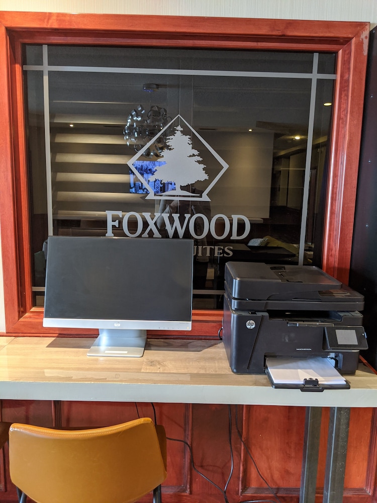 Foxwood Inn & Suites 47/51