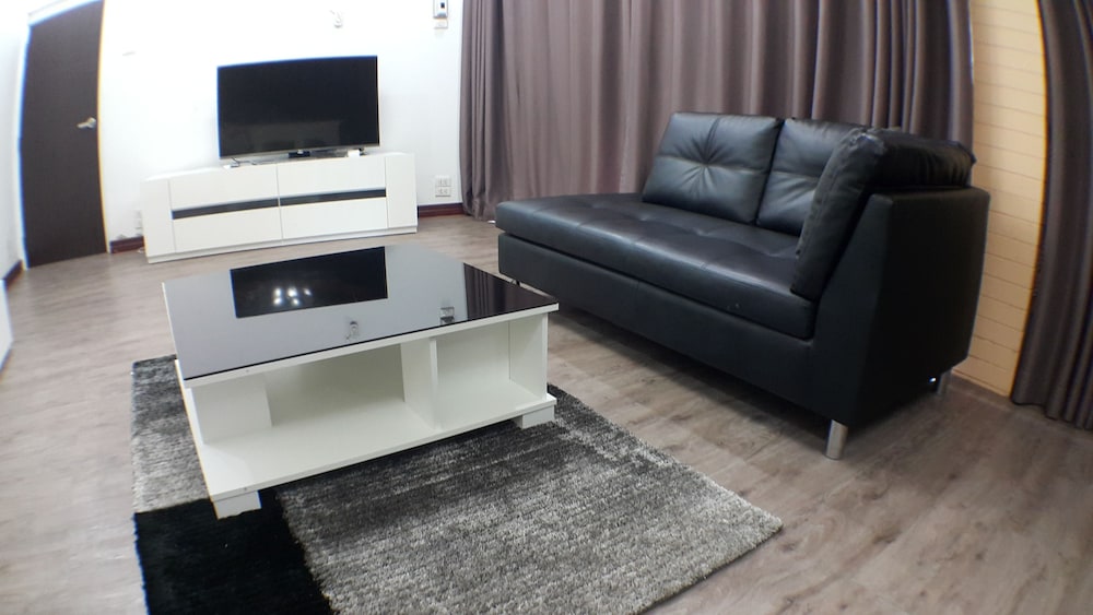 Maximum Luxury Apartment 12/31