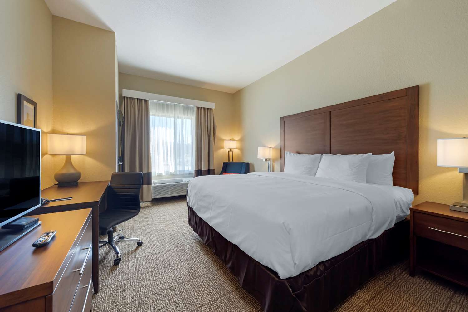 Comfort Inn and Suites Harrah 4/23