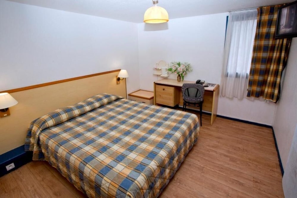 Hipotel Paris Marne la Vallée 25/48