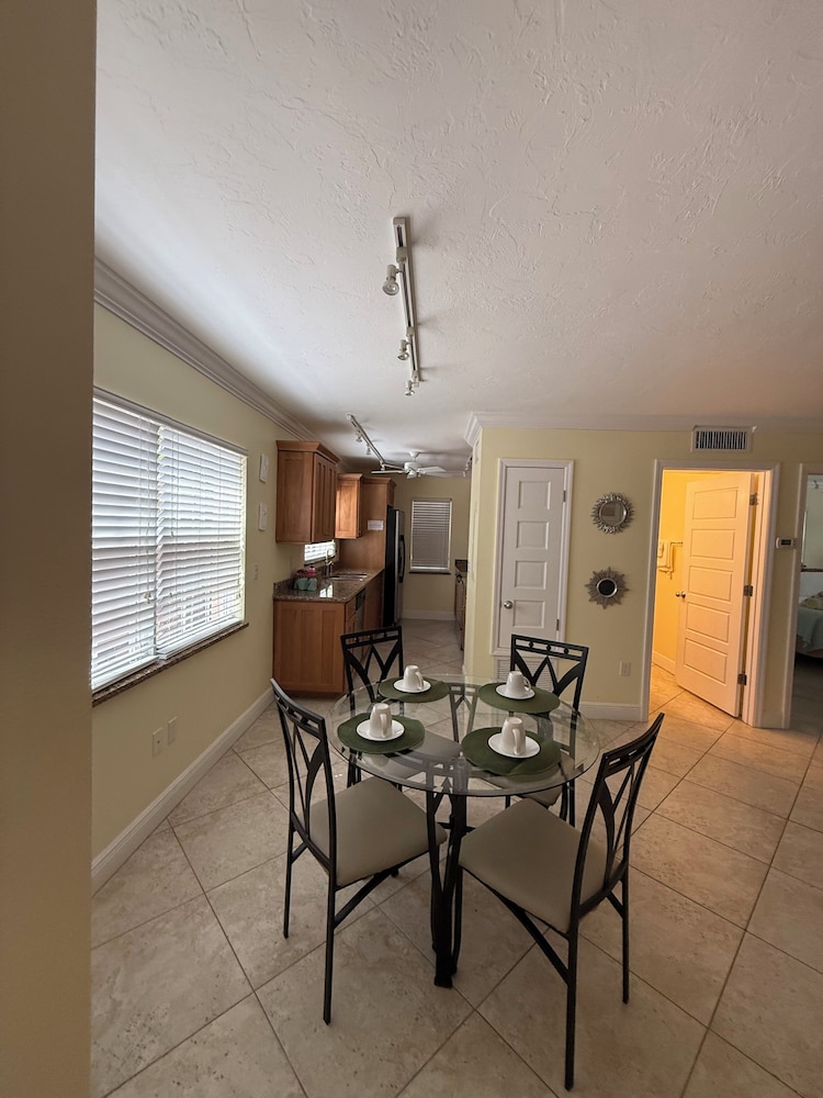 Siesta Key Inn 33/50