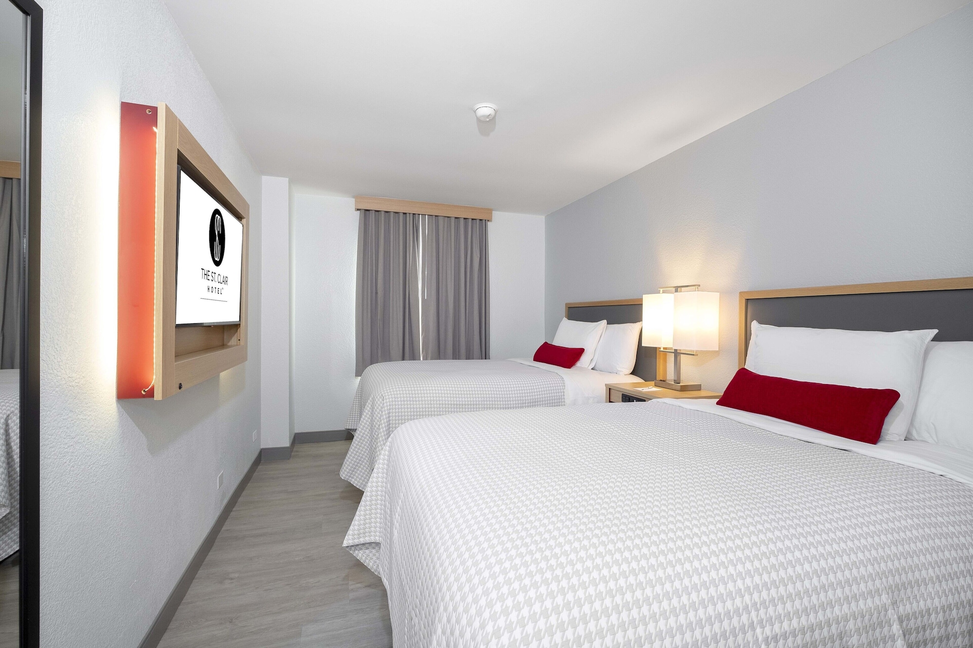 STANDARD, 2 DOUBLE BEDS