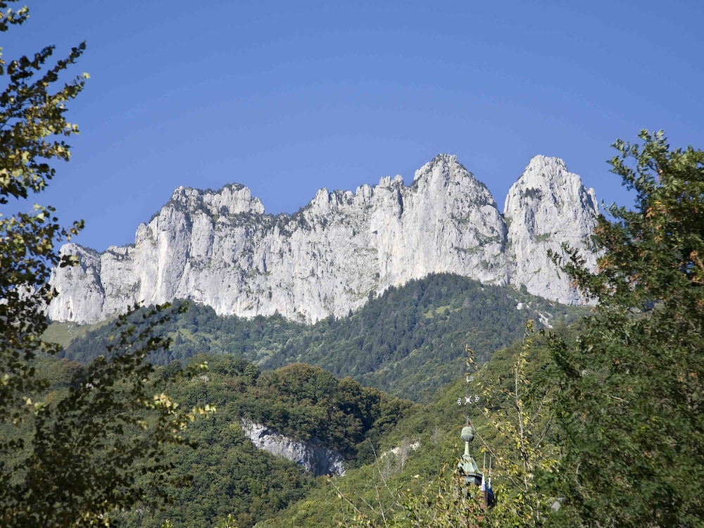 Hotel Ibis Annecy Centre Vieille Ville 69/73
