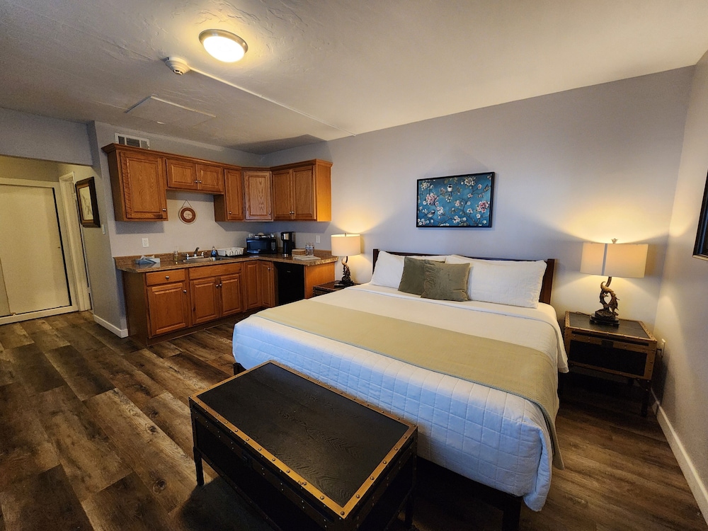 The Sky View Inn 33/67