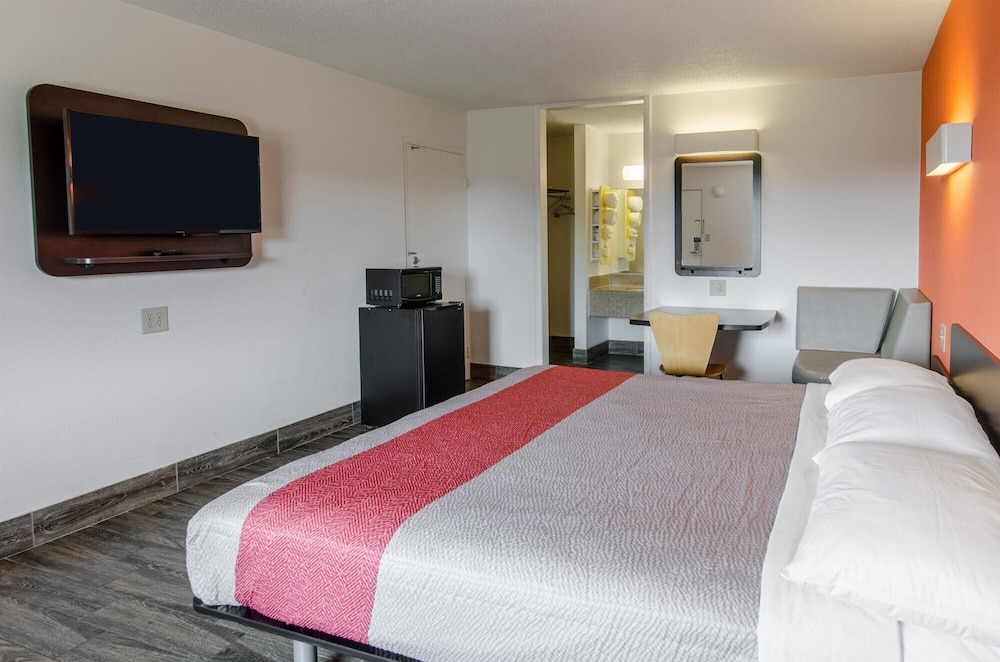 Motel6 Staunton, VA 23/38