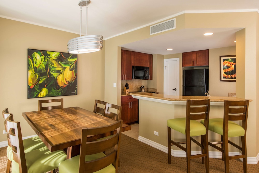 Hilton Grand Vacations Club at Hilton Hawaiian Village 34/50