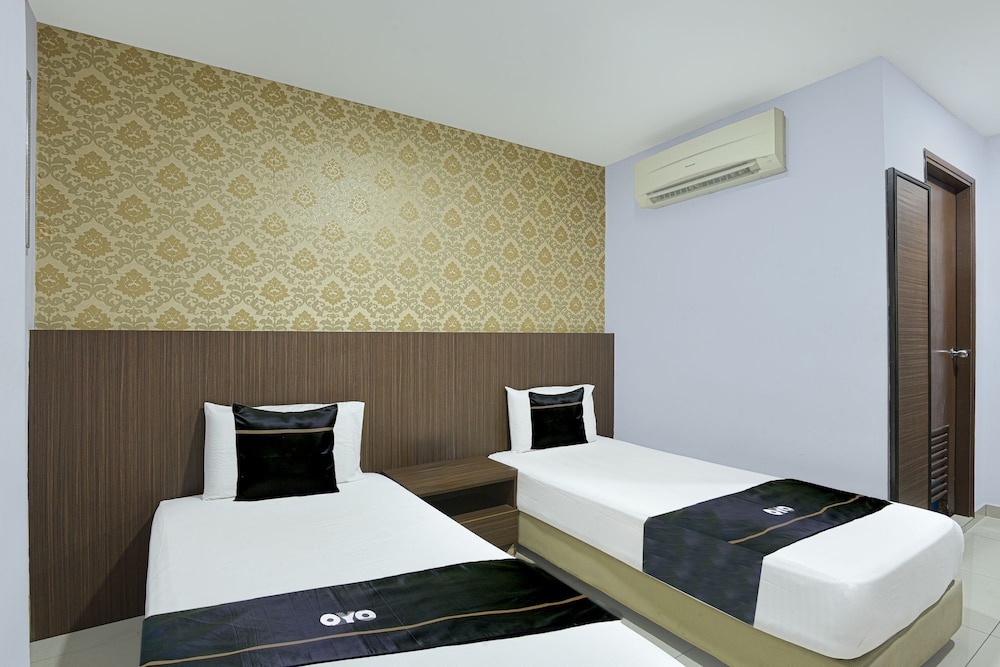 DELUXE, TWIN BEDS