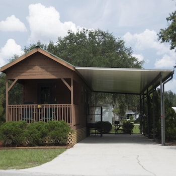 Guy Harvey Camp Mack Lodge & RV Resort 2/50
