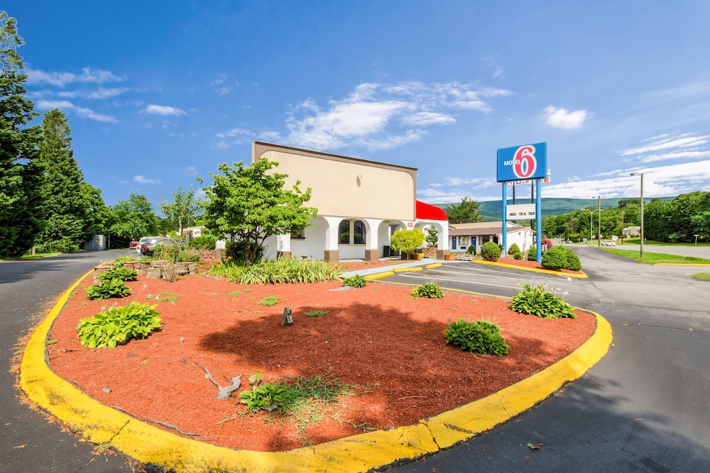 Motel6 Salem, VA 48/52