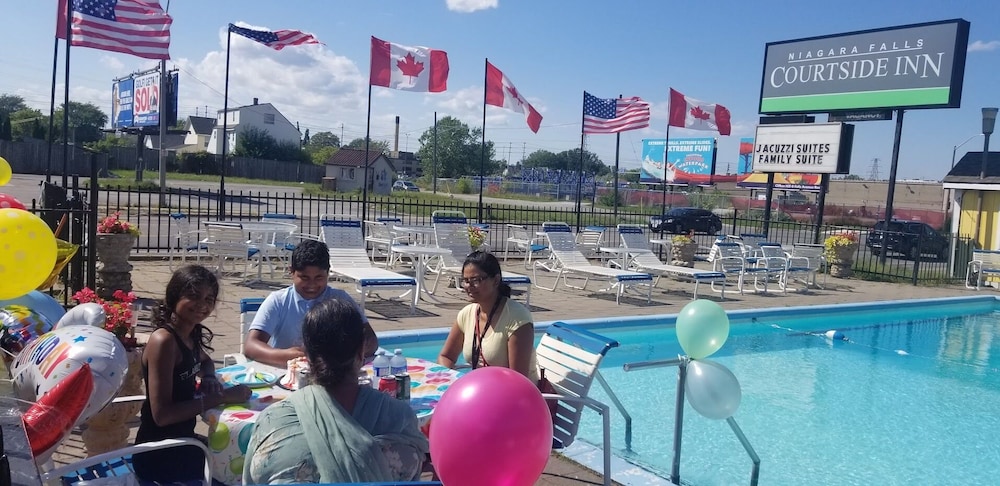 Niagara Falls Courtside Inn Hotel 33/41