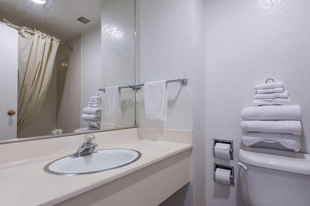 Motel6 Waterloo, IA - Crossroads Mall - Cedar Falls 23/49