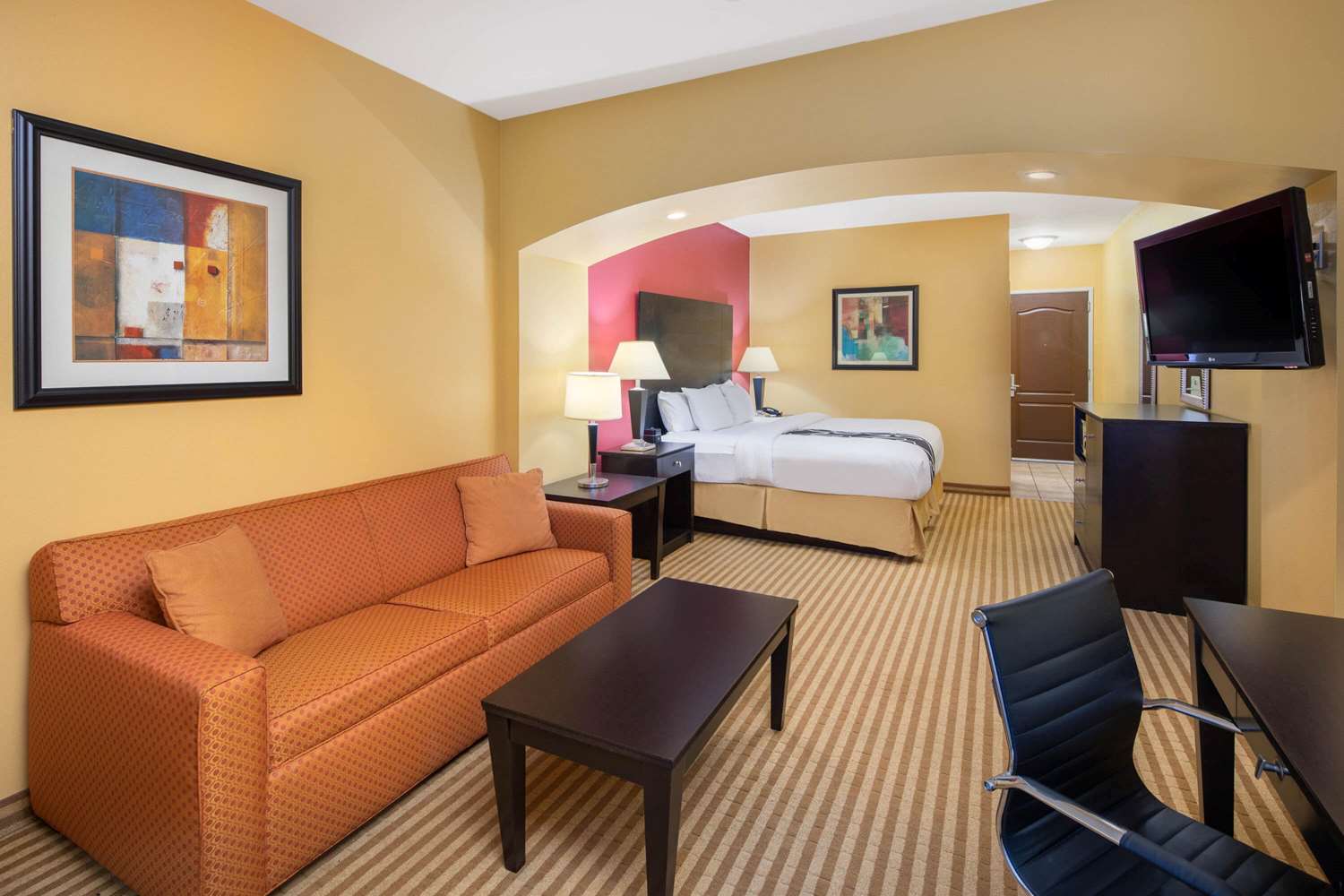 La Quinta Inn and Suites by Wyndham Atlanta Union City 23/33