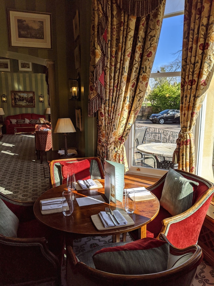 Cotswold Lodge Hotel 40/64