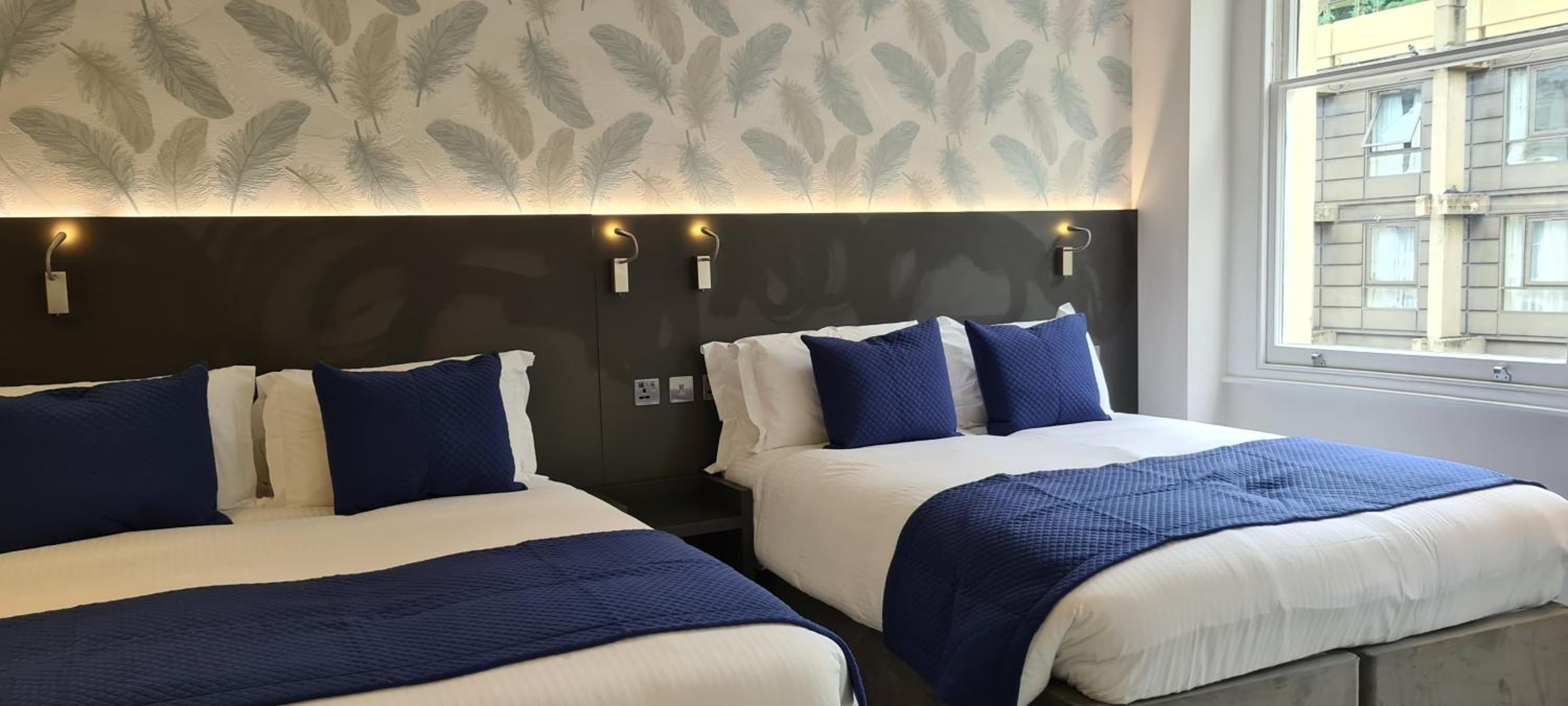 غرفة ديلوكس عائلية، Commodore Hotel London 3/9