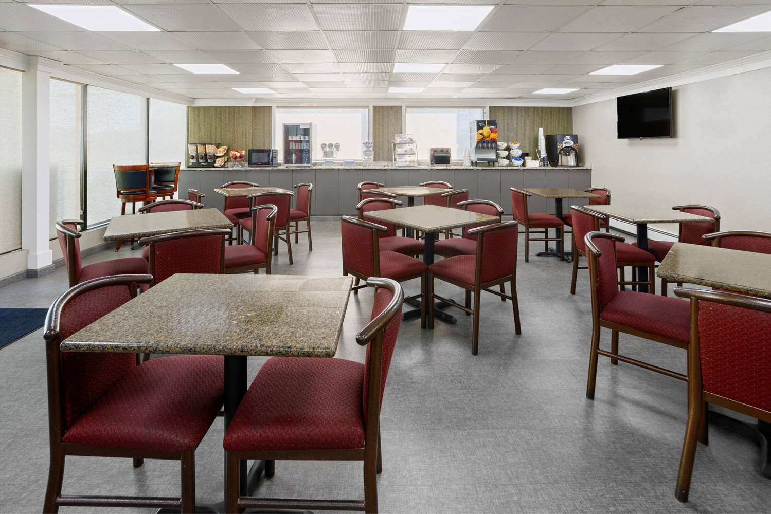 Days Inn by Wyndham Tonawanda/Buffalo 23/33