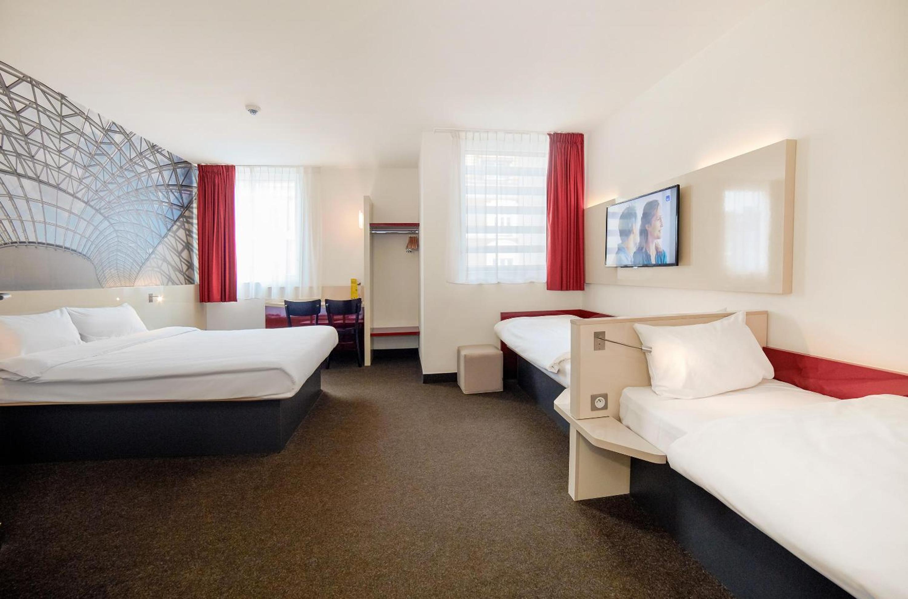 Room at B&B HOTEL Katowice Centrum, KATOWICE