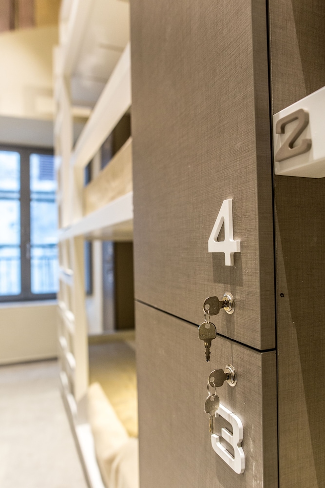 Little Italy Hostel 4/32