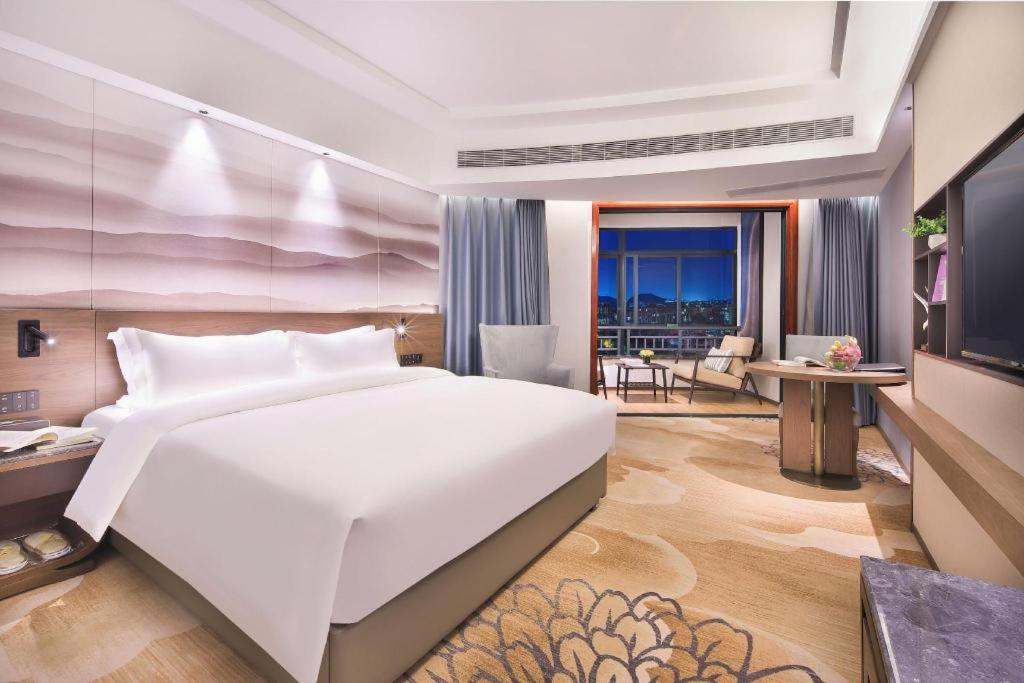Vienna Hotel (Guilin Qixing Wanda Plaza) 17/48