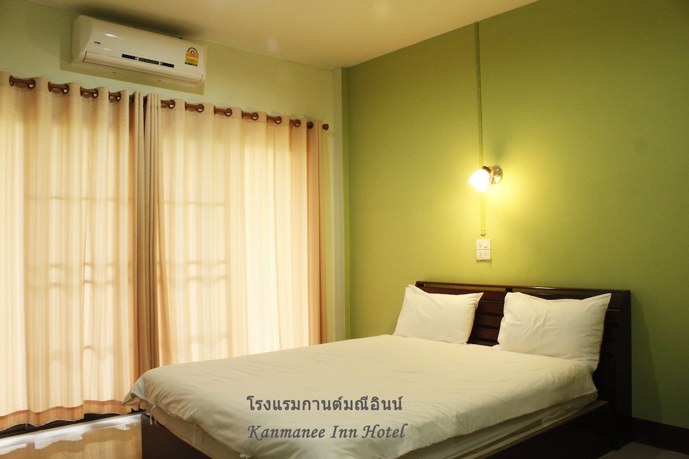ROOM, DOUBLE BED