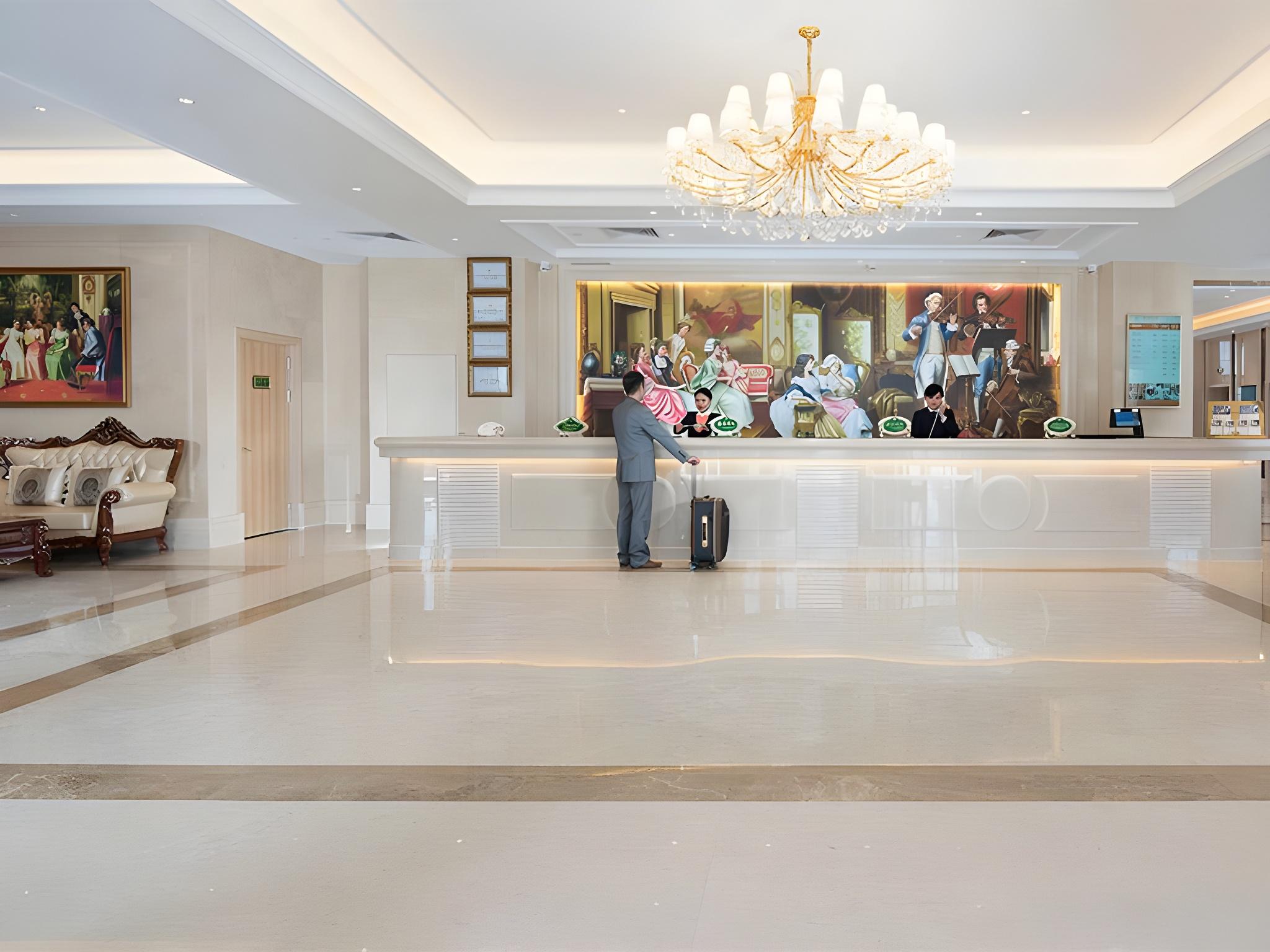 Vienna International Hotel (Tianjin Meijiang Convention and Exhibition Center) 5/35