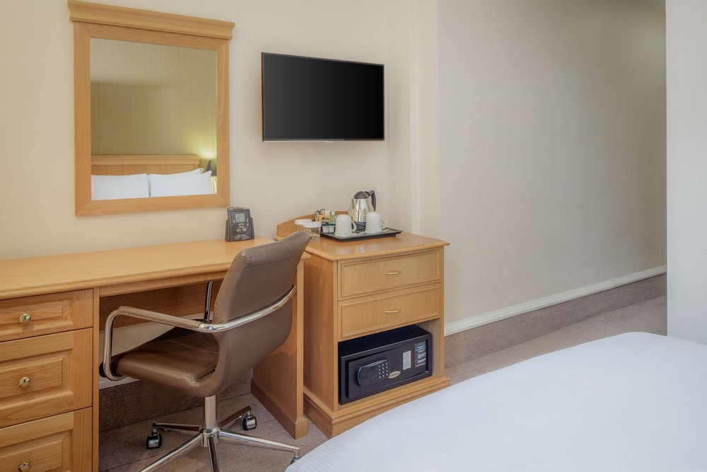Hilton Nottingham 88/97
