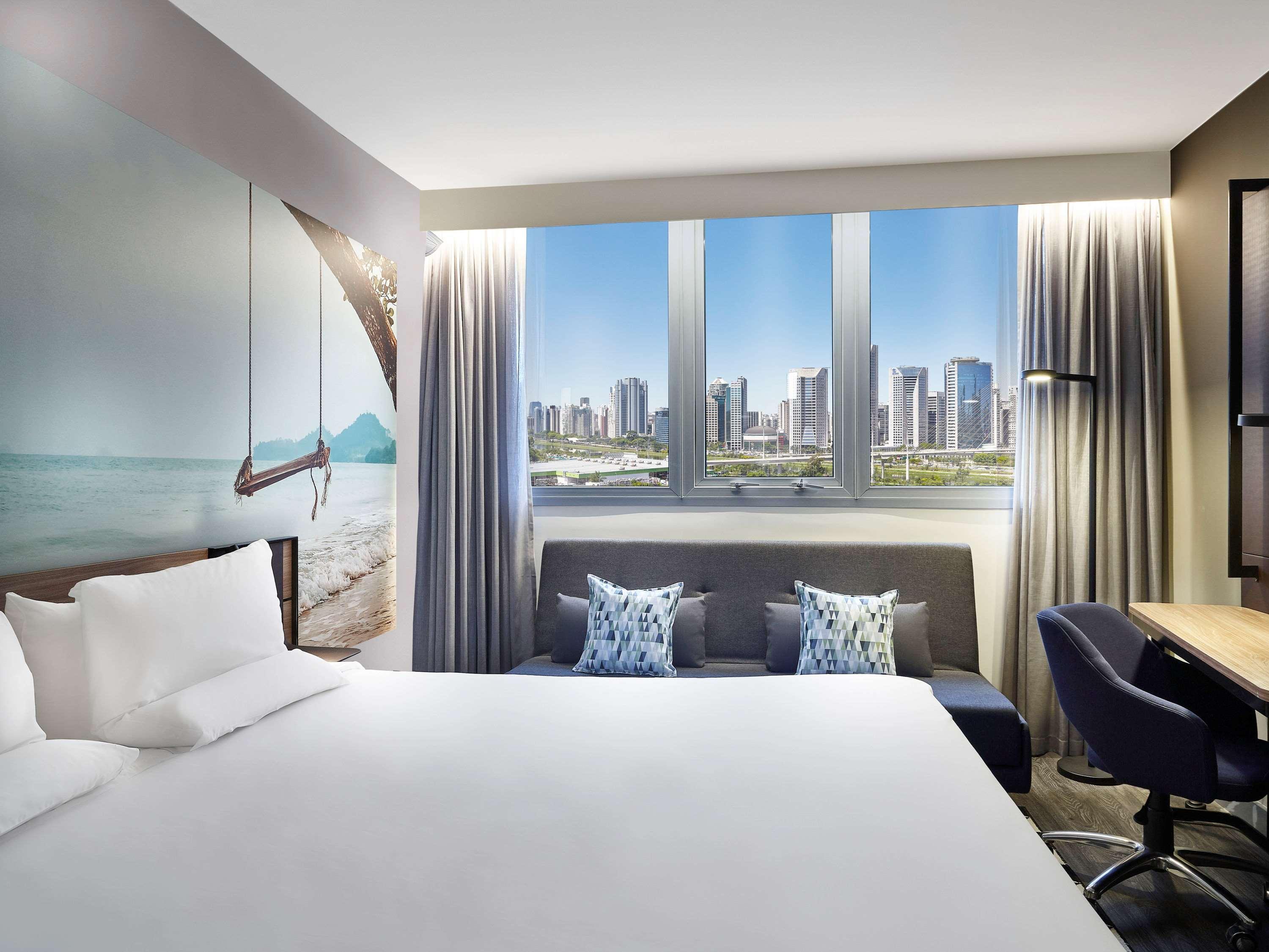 Bridge, Family, Queen Bed, with View, Sofa