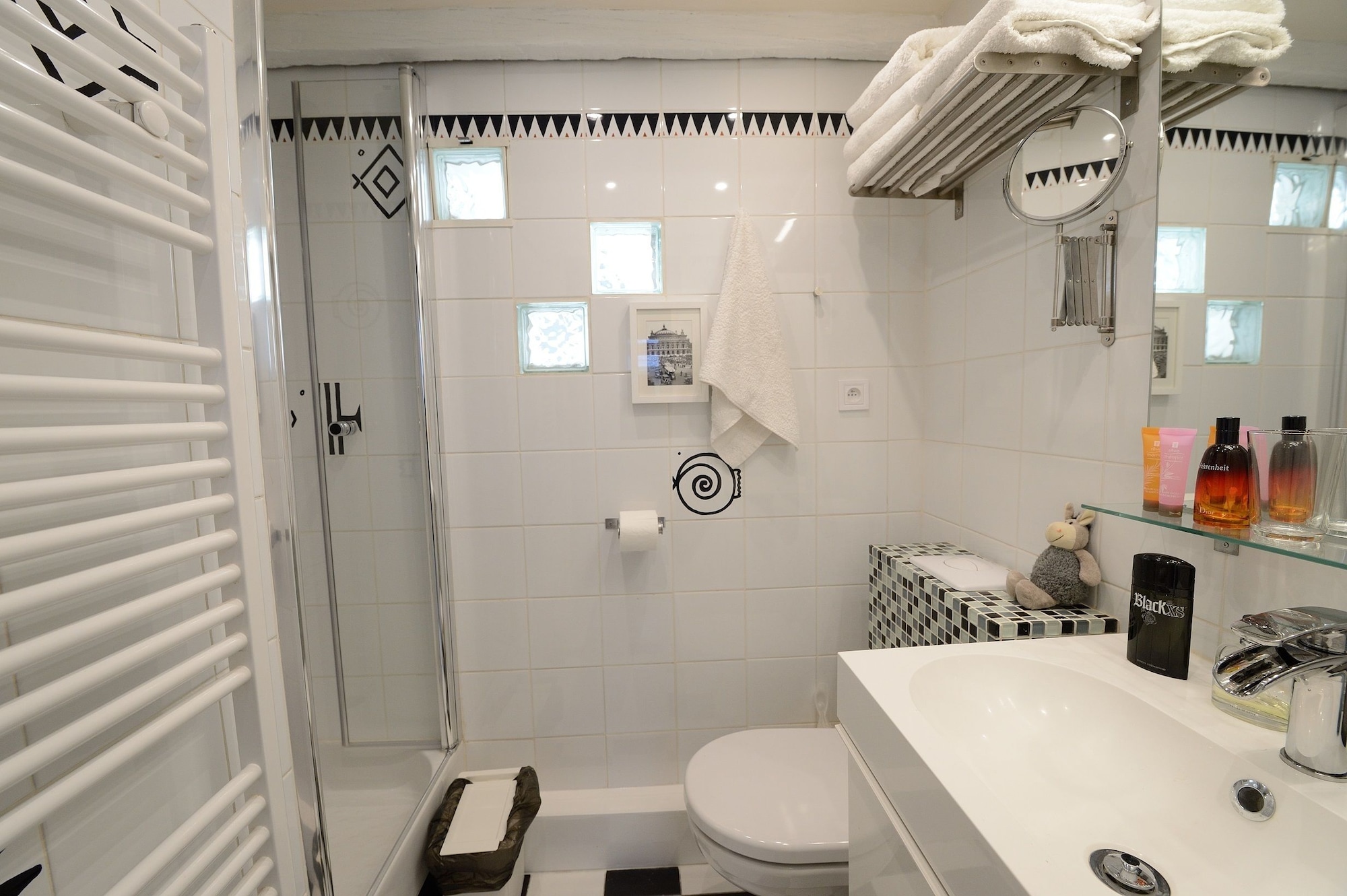 White, Economy, Family, Studio, Single Bed, Sofa، Les Patios Du Marais 2/2