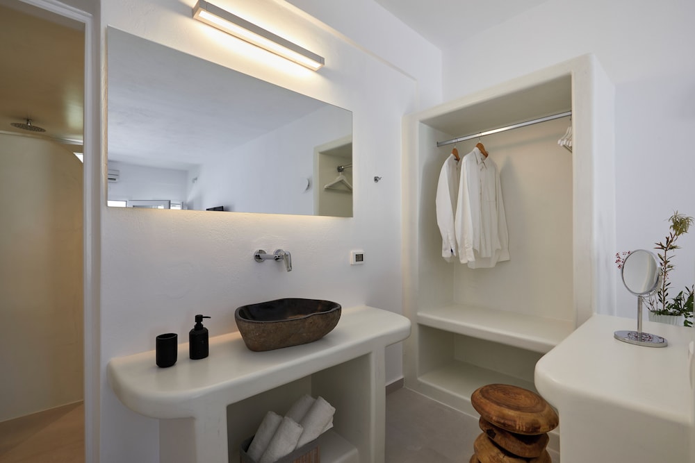 Anchor Suites 55/56