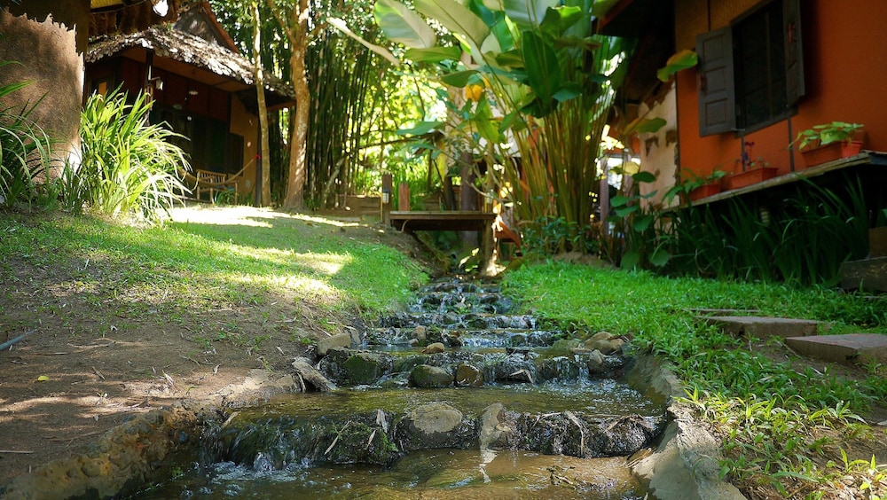 Pho Rak Nah Pai Hotel 26/48